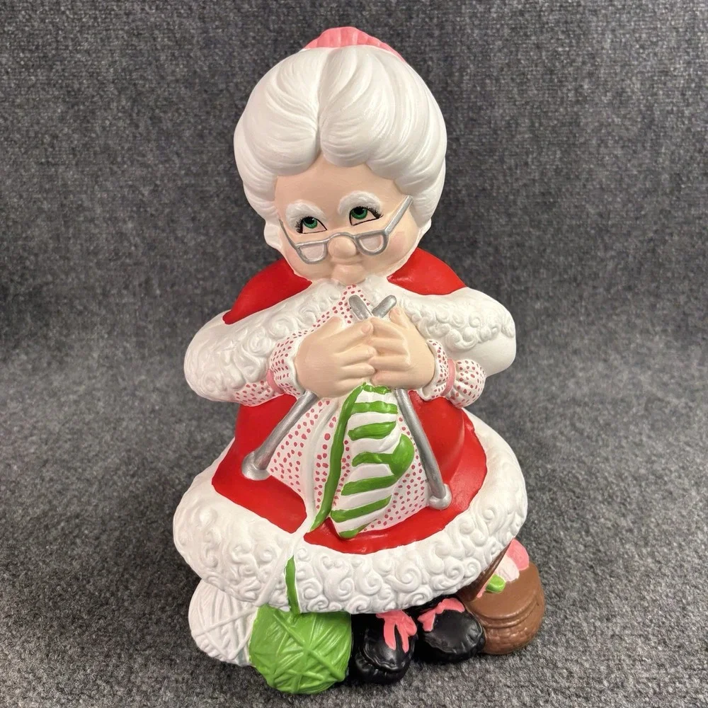 Vtg Atlantic Mold Santa & Mrs Claus Winking Knitting Ceramic Christmas 14